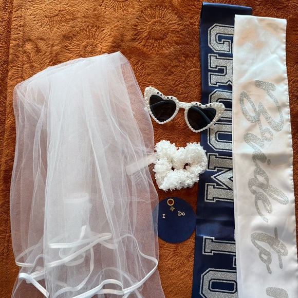 Bridal Veil and Sash Set with Sunglasses - Picture 1 of 6